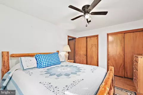 Bedroom - 6986 Bent Pine Rd, Willards, MD 21874 photo 6 of 9