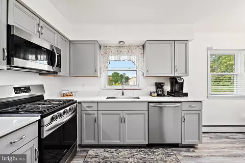 Kitchen - 6986 Bent Pine Rd, Willards, MD 21874 photo 3 of 5