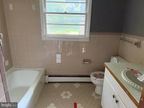 Bath - 6682 Quercus Dr, Hebron, MD 21830 photo 2 of 2