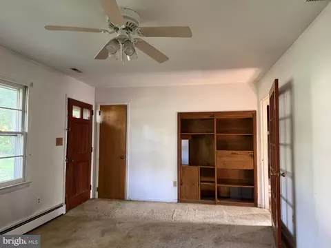 Living - 6682 Quercus Dr, Hebron, MD 21830 photo 2 of 2