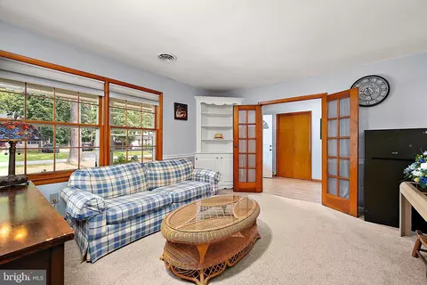 Entry Way - 100 Barbara Ave, Hebron, MD 21830 photo 4 of 5