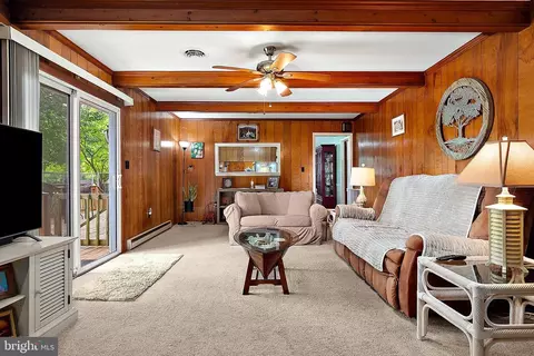 Living - 100 Barbara Ave, Hebron, MD 21830 photo 4 of 4