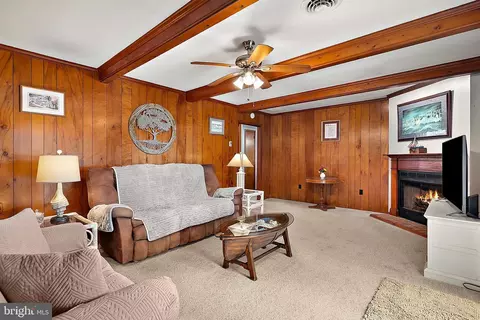 Living - 100 Barbara Ave, Hebron, MD 21830 photo 3 of 4