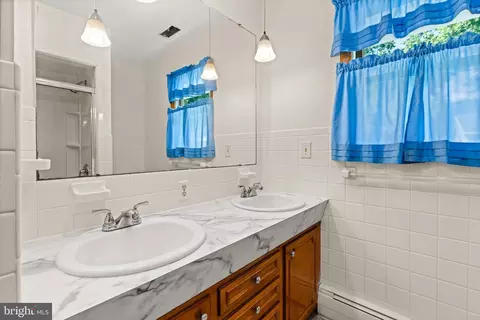 Bath - 7010 Brantley Dr, Salisbury, MD 21804 photo 2 of 2