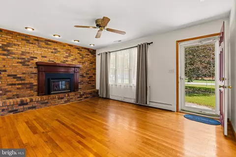 Living - 7010 Brantley Dr, Salisbury, MD 21804 photo 1 of 3