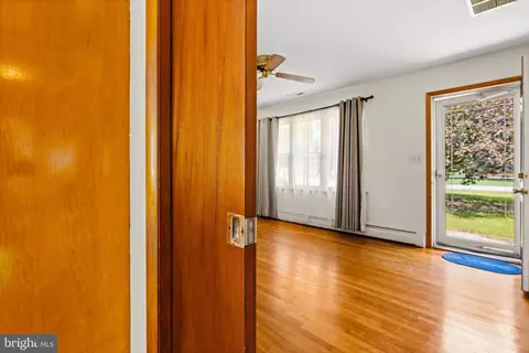 Entry Way - 7010 Brantley Dr, Salisbury, MD 21804 photo 1 of 2