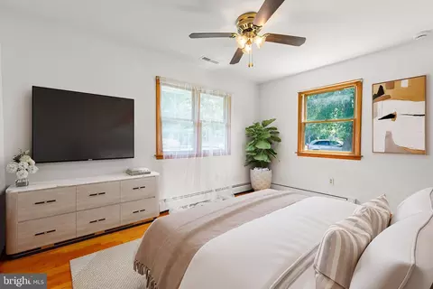 Bedroom - 7010 Brantley Dr, Salisbury, MD 21804 photo 4 of 7