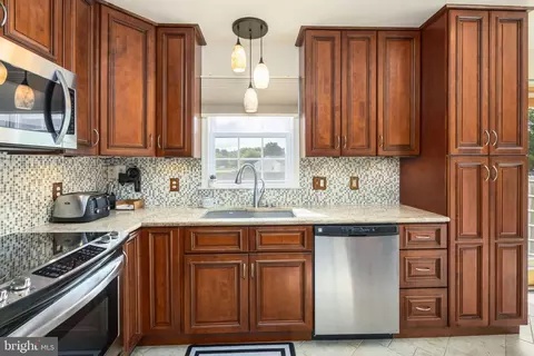 Kitchen - 806 Brookmeade Ct, Salisbury, MD 21804 photo 3 of 3