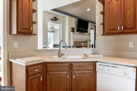 Kitchen - 26063 Chedrick Ct, Delmar, MD 21875 photo 3 of 4