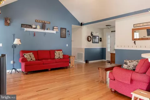 Entry Way - 26063 Chedrick Ct, Delmar, MD 21875 photo 2 of 7