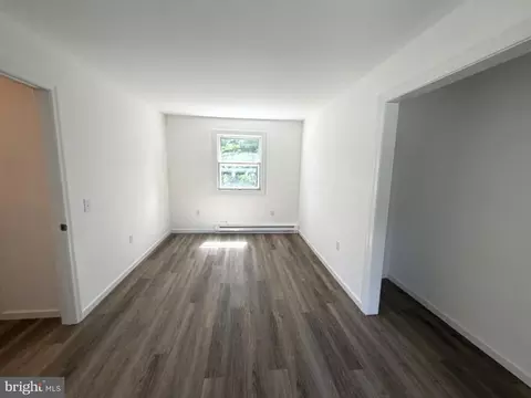 Living - 822 Springfield Cir, Salisbury, MD 21804 photo 3 of 4