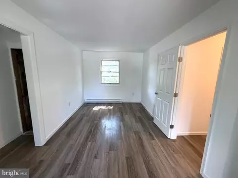 Living - 822 Springfield Cir, Salisbury, MD 21804 photo 4 of 4