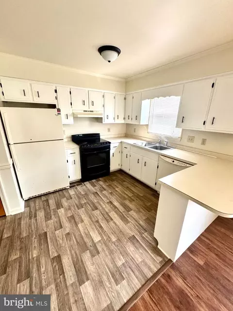 Kitchen - 821 Johnson Rd, Salisbury, MD 21804 photo 2 of 2