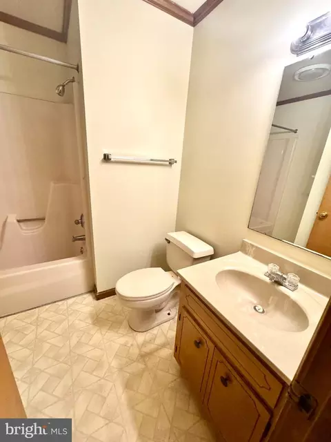 Bath - 821 Johnson Rd, Salisbury, MD 21804 photo 3 of 5