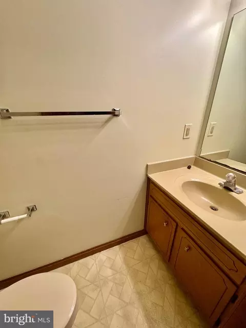Bath - 821 Johnson Rd, Salisbury, MD 21804 photo 1 of 5