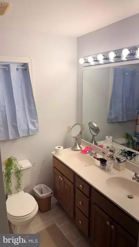 Bath - 5916 Oxbridge Dr, Salisbury, MD 21801 photo 1 of 3