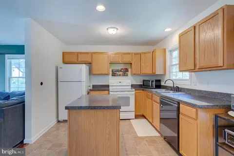 Kitchen - 115 Emily Dr, Salisbury, MD 21804 photo 2 of 6