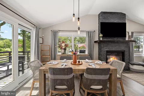 Dining - 5302 Chinaberry Dr, Salisbury, MD 21801 photo 2 of 2