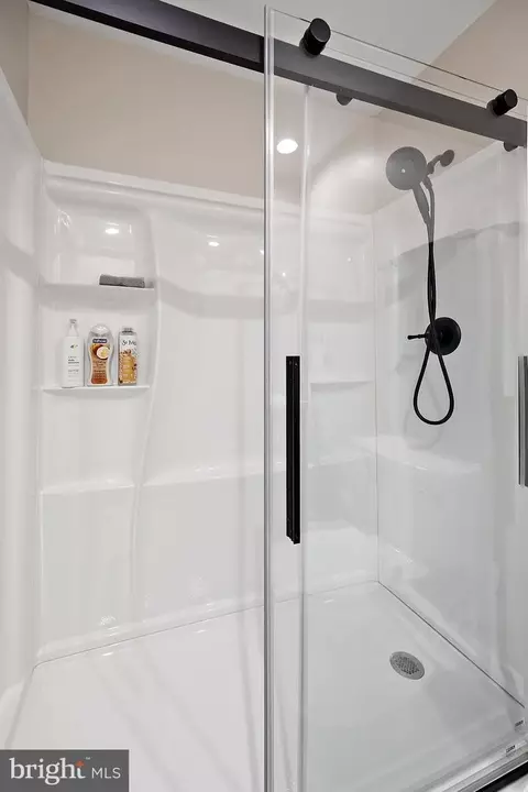 Bath - 5302 Chinaberry Dr, Salisbury, MD 21801 photo 5 of 5
