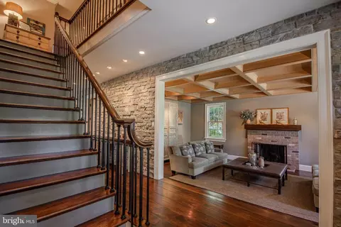 Entry Way - 1031 Riverside Dr, Salisbury, MD 21801 photo 1 of 4