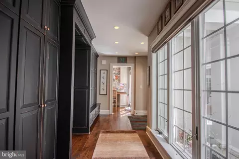 Entry Way - 1031 Riverside Dr, Salisbury, MD 21801 photo 2 of 4