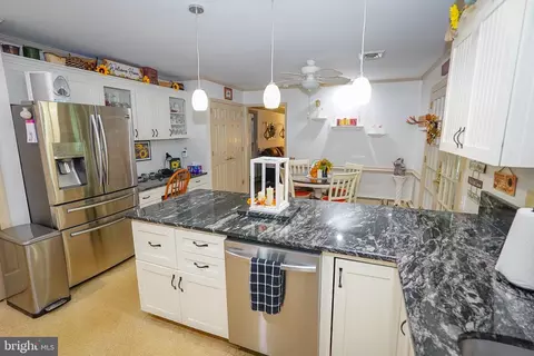 Kitchen - 5239 Silver Run Ln, Salisbury, MD 21801 photo 1 of 5
