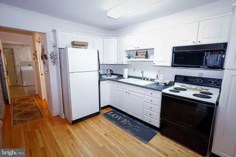 Kitchen - 5239 Silver Run Ln, Salisbury, MD 21801 photo 4 of 5