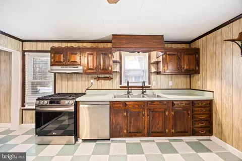 Other - 111 E Lillian St, Hebron, MD 21830 photo 5 of 25