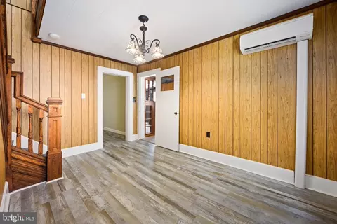 Entry Way - 111 E Lillian St, Hebron, MD 21830 photo 3 of 11