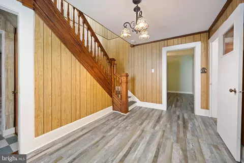 Entry Way - 111 E Lillian St, Hebron, MD 21830 photo 4 of 11