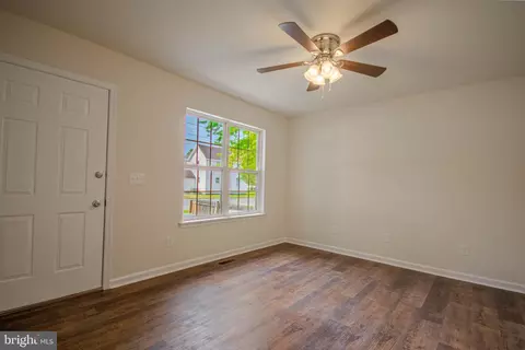 Living - 103 Kendall St, Salisbury, MD 21804 photo 2 of 3