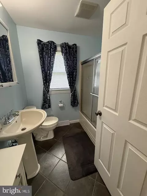 Bath - 115 Benjamin Ave, Salisbury, MD 21804 photo 1 of 1
