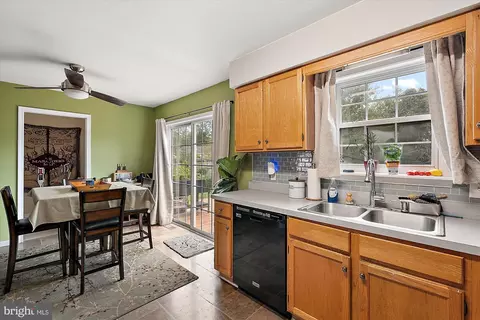 Kitchen - 148 Emily Dr, Salisbury, MD 21804 photo 5 of 5
