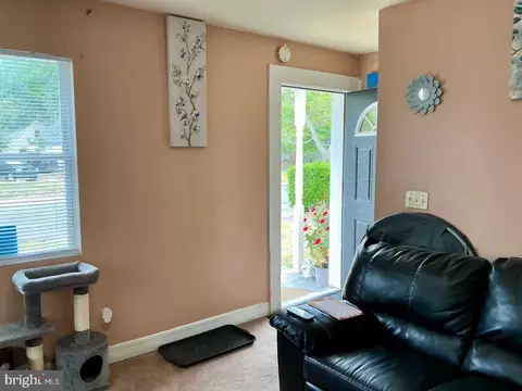 Entry Way - 1005 Marian St, Salisbury, MD 21804 photo 1 of 3
