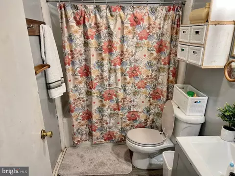 Bath - 1005 Marian St, Salisbury, MD 21804 photo 1 of 1