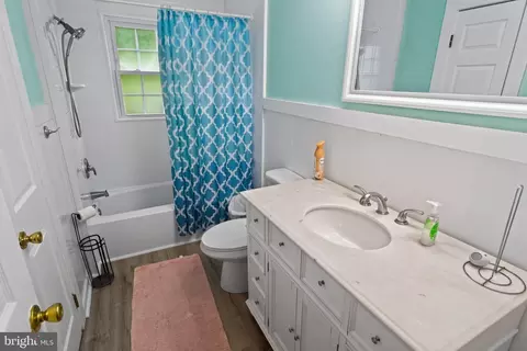 Bath - 611 Lakeside Dr, Salisbury, MD 21801 photo 1 of 6