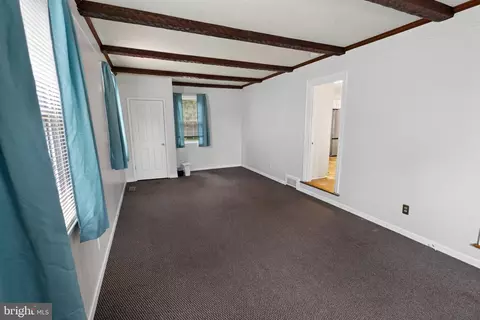 Living - 611 Lakeside Dr, Salisbury, MD 21801 photo 6 of 7