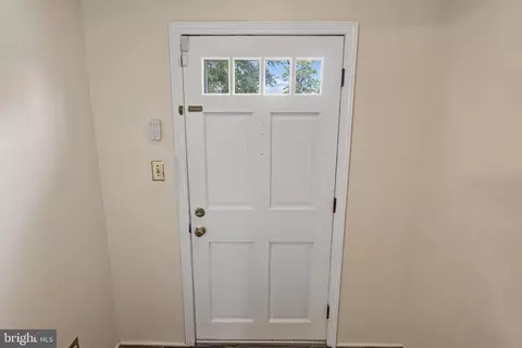 Entry Way - 611 Lakeside Dr, Salisbury, MD 21801 photo 1 of 17