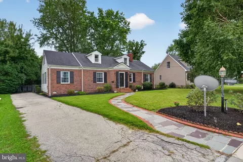 Exterior - 611 Lakeside Dr, Salisbury, MD 21801 photo 3 of 11