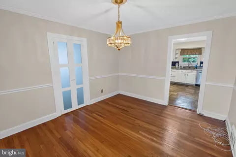 Entry Way - 611 Lakeside Dr, Salisbury, MD 21801 photo 2 of 17