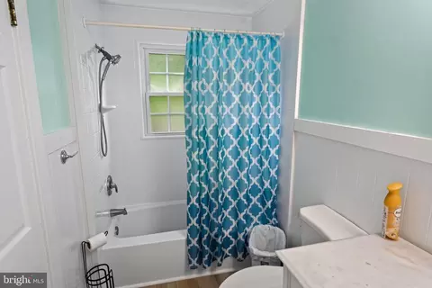 Bath - 611 Lakeside Dr, Salisbury, MD 21801 photo 3 of 6