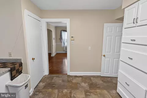 Entry Way - 611 Lakeside Dr, Salisbury, MD 21801 photo 7 of 17