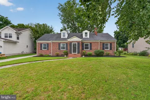 Exterior - 611 Lakeside Dr, Salisbury, MD 21801 photo 2 of 11