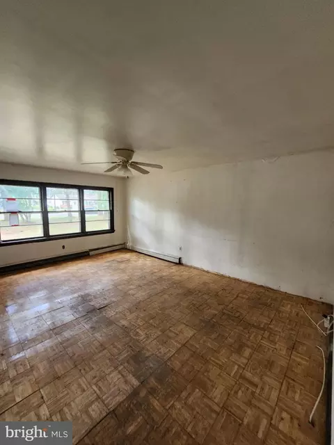 Living - 1303 West Rd, Salisbury, MD 21801 photo 1 of 3