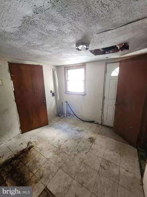 Entry Way - 1303 West Rd, Salisbury, MD 21801 photo 1 of 2