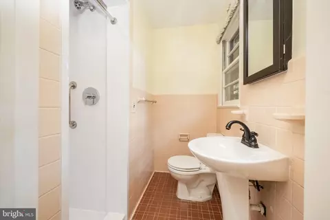Bath - 518 Loblolly Ln, Salisbury, MD 21801 photo 4 of 6