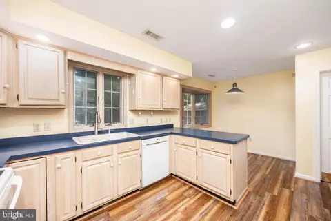 Kitchen - 518 Loblolly Ln, Salisbury, MD 21801 photo 4 of 5