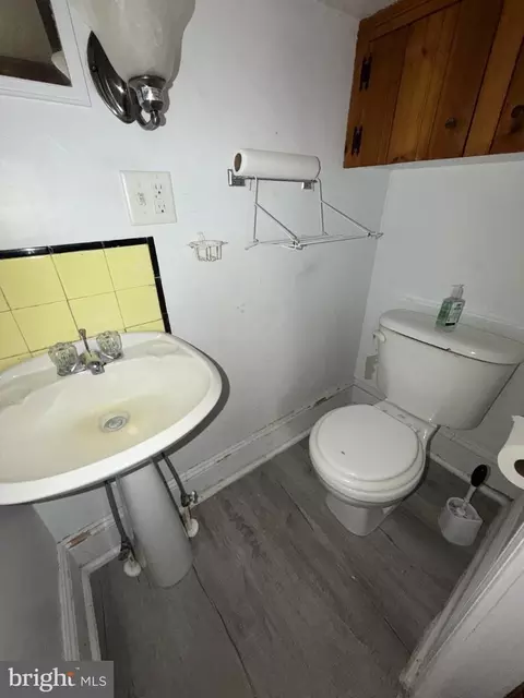 Bath - 1000 Powhatan Blvd S, Salisbury, MD 21801 photo 3 of 3