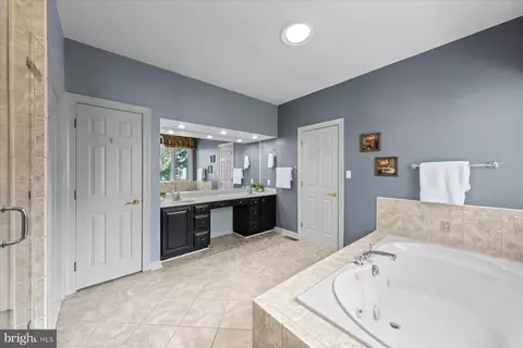 Bath - 6050 Gloucester Ct, Salisbury, MD 21801 photo 2 of 4