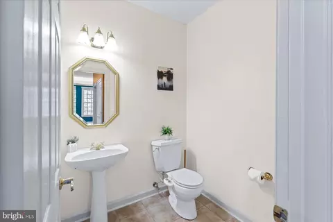 Bath - 6050 Gloucester Ct, Salisbury, MD 21801 photo 4 of 4